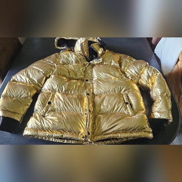 Gold TNA The Super Puff Jacket Lg - Picture 1 of 7